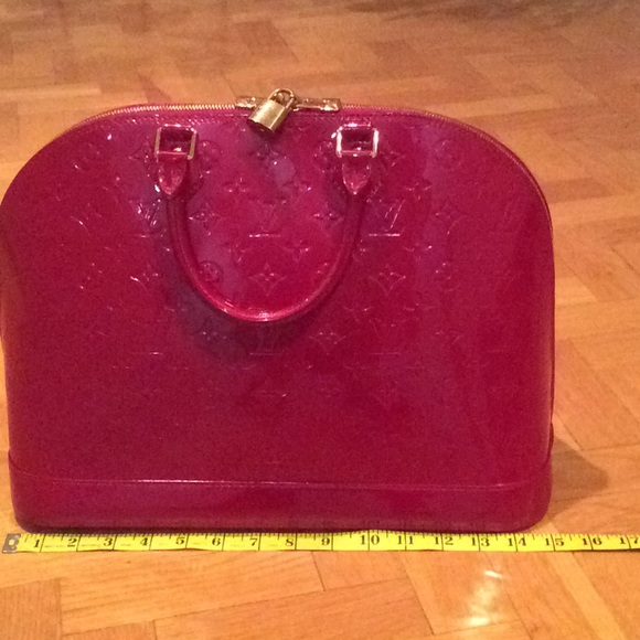 Louis Vuitton Handbags - Authentic Louis Vuitton bag